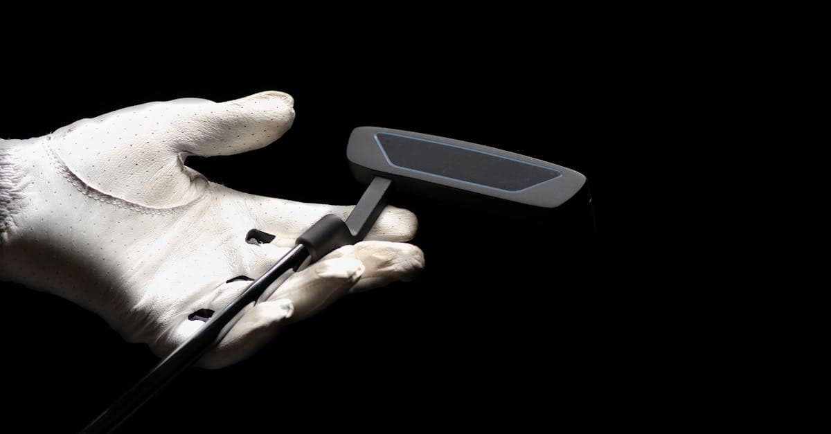« Contact Parfait au Golf : La Vérité Derrière les Mains Devant à l’Impact »